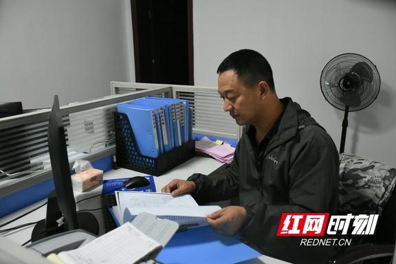 刘春能：桃江农村电商领头雁  做脱贫致富代言人(图2)